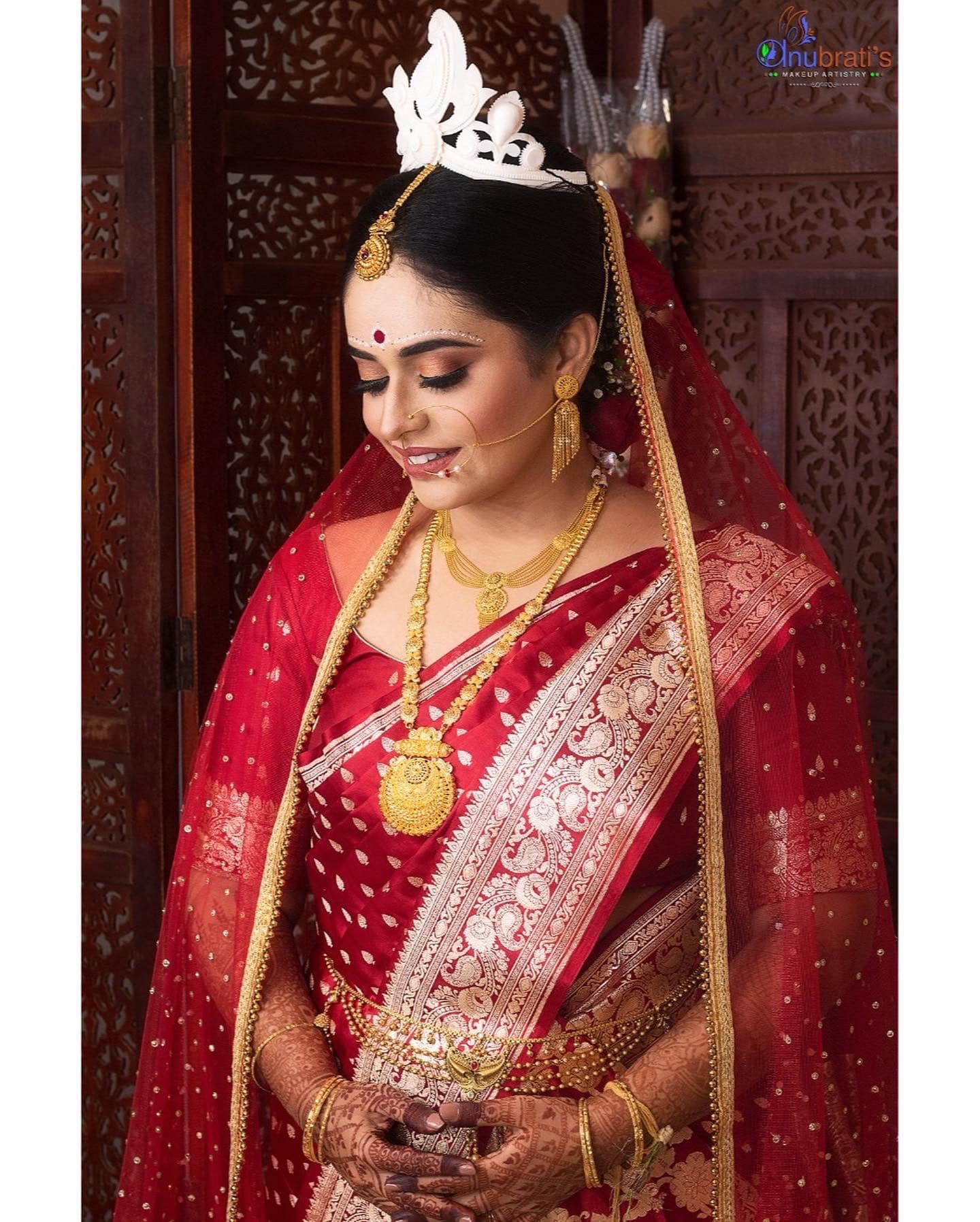 Bengali bride shop red banarasi saree